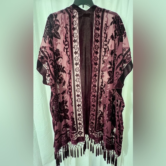 Velvet Kimono - Picture 7 of 8